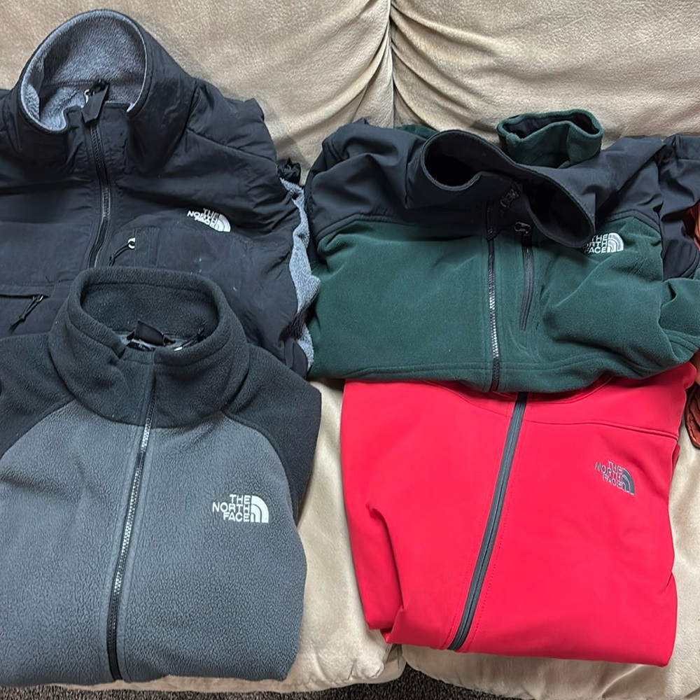 Lot of 4 men’s XL north face jackets